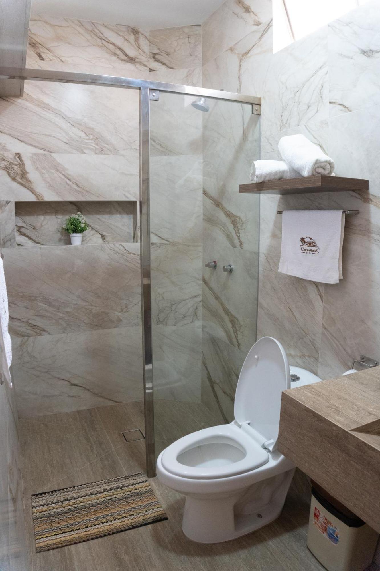 Hotel Curasi إِكا المظهر الخارجي الصورة
