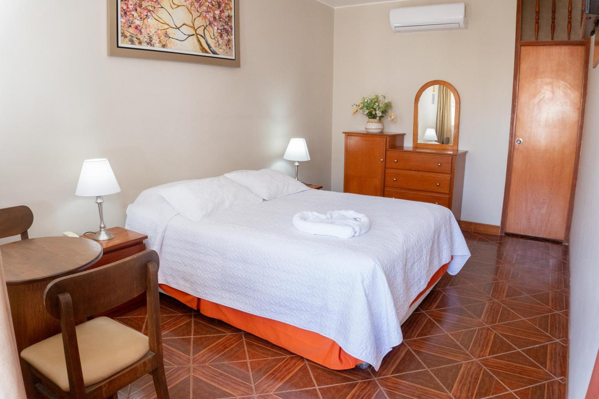 Hotel Curasi إِكا المظهر الخارجي الصورة